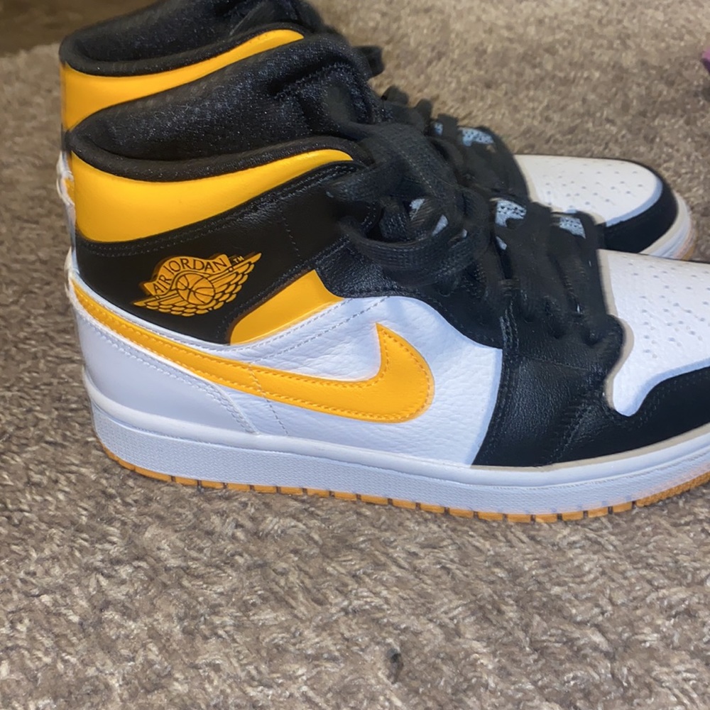 Jordan 1 Mid Laser Orange Black (Women's) - Picture 3 of 5